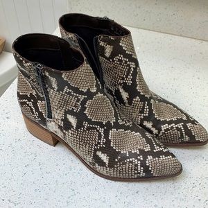 Bleecker & Bond Snake Skin Booties Size 8M